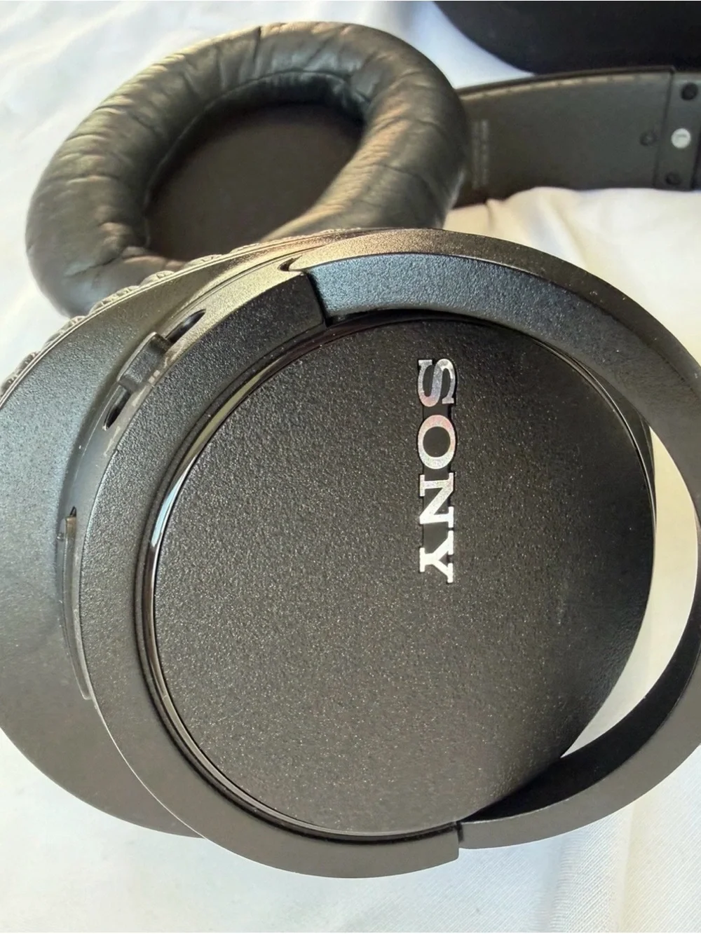 Sony MDR-ZX780DC Wireless Noise Canceling Bluetooth Over Ear Headphones Case